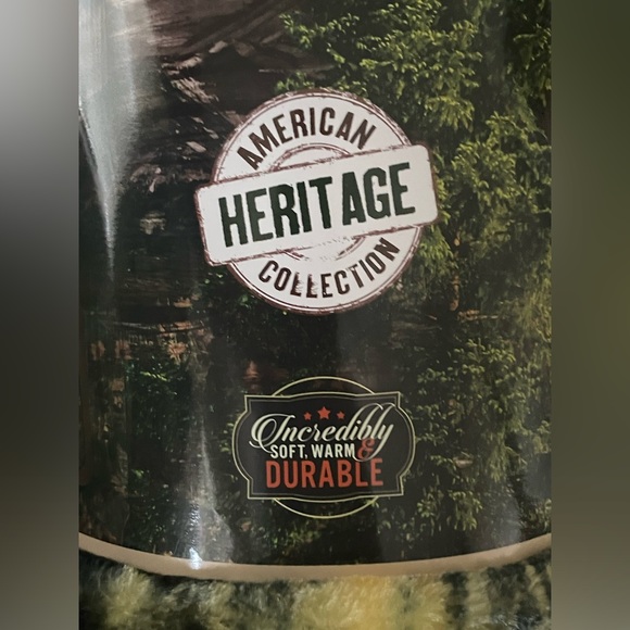 Royal Plush Scenic Throw Bear Design Multicolor - Picture 4 of 4